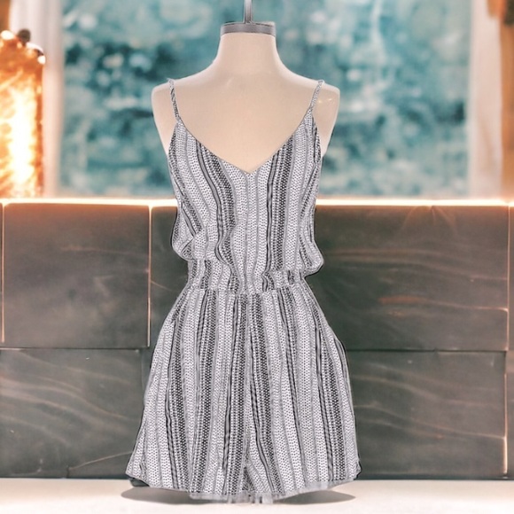 Divided by H&M Romper | SIZE 6 - Picture 1 of 4